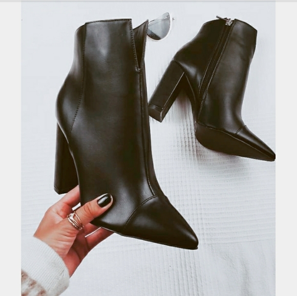🆕️The Toronto// black boot - Picture 2 of 6